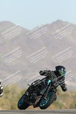 media/Dec-01-2025-Moto Forza (Mon) [[2daa91e15f]]/2-Intermediate Group/Session 2 Turn 9 Entry/